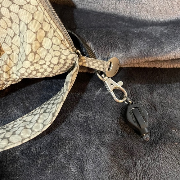 Travelon Greige Snakeskin Travelon Large RFID Bag - Picture 12 of 14